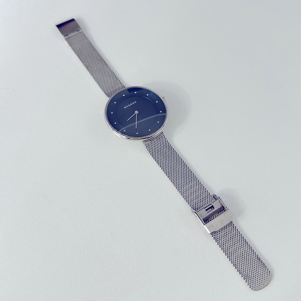 Skagen stainless steel silver & blue adjustable band watch. Used, no battery. - Picture 5 of 6